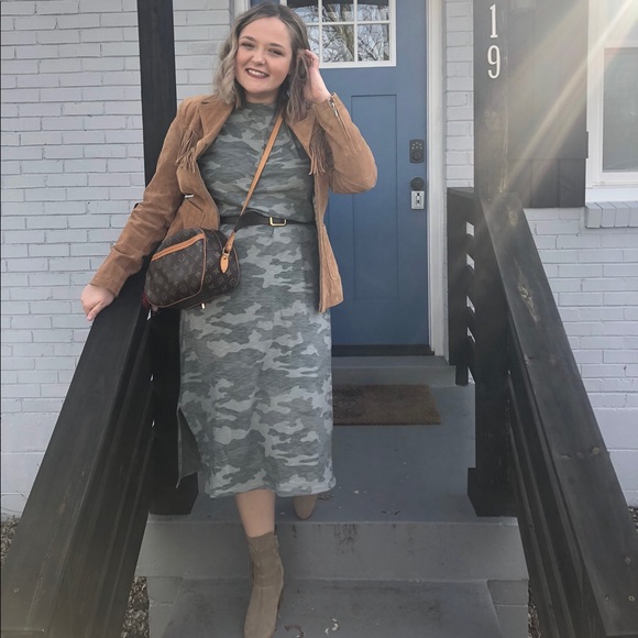 Meet Your Posher, Dana. - Picture 4 of 5